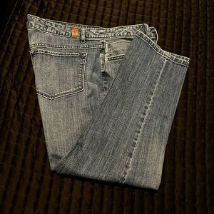 Vera wang capri mid rise jeans size 14
